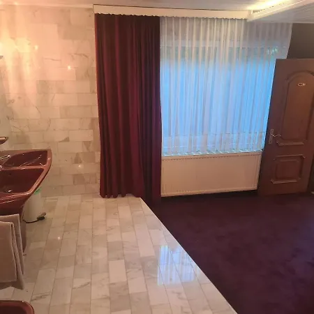 Leo 12 Villa